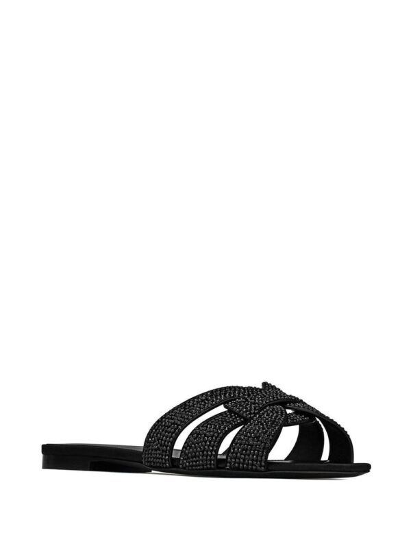 17609740_40629178_1000.jpg S – Flat tribute sandals