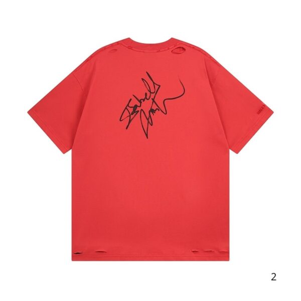 2-457-1.jpg BLNCG T-shirt Oversized Isabelle Huppert