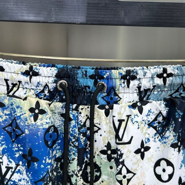 3-213.jpg LV Shorts