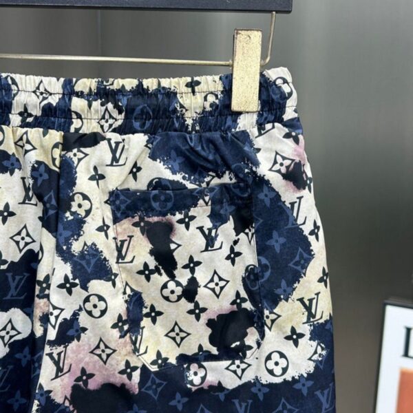 4-364-1.jpg LV Shorts