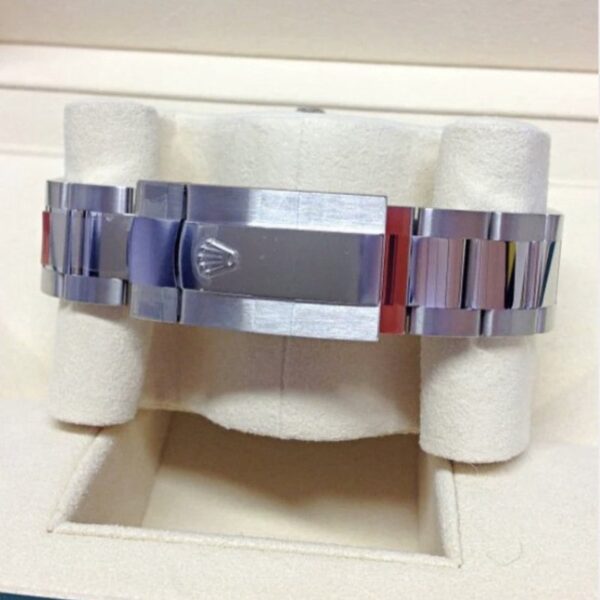 4-533.jpg RLX -Sky Dweller