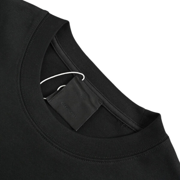 4-75-2.jpg GVNCHY T-Shirt