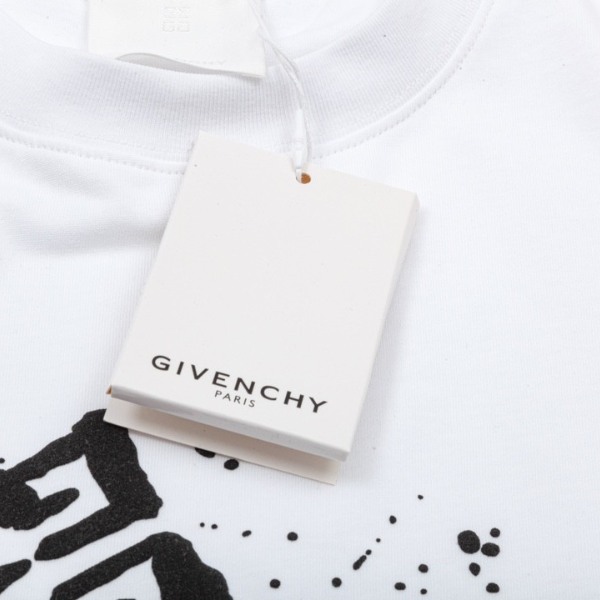 GVNCHY T-Shirt