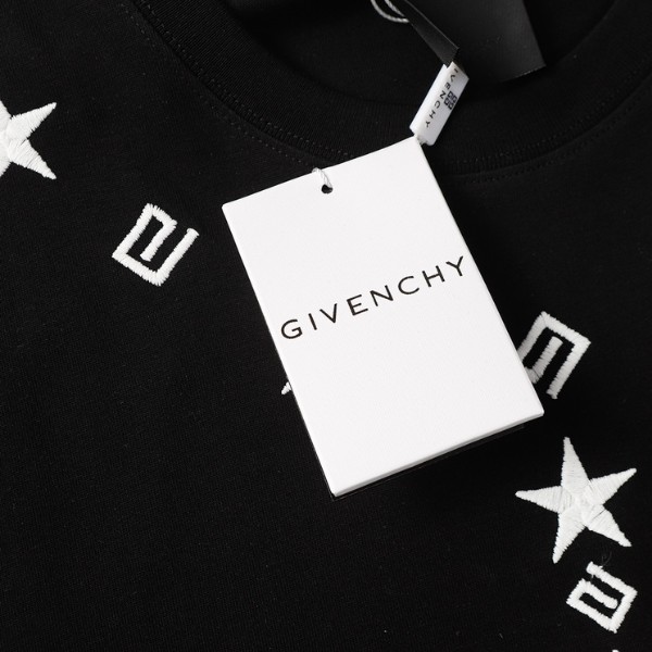 GVNCHY T-Shirt