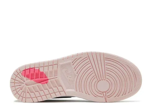 air-jordan-1-high-bubble-gum-3.webp AIR JORDAN 1 HIGH ‘BUBBLE GUM’