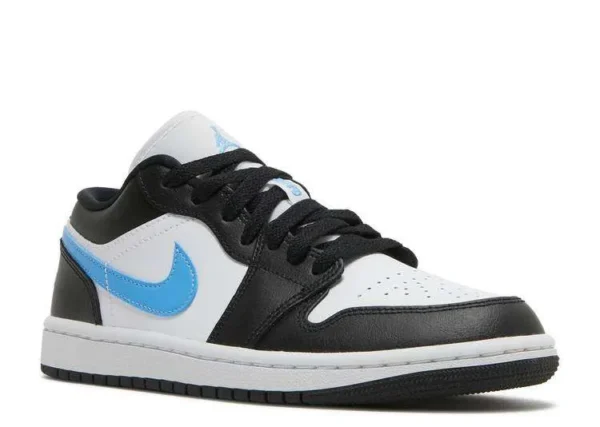 air-jordan-1-low-black-university-blue-1.webp AIR JORDAN 1 LOW ‘BLACK UNIVERSITY BLUE’