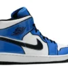 air-jordan-1-mid-signal-blue-2.webp AIR JORDAN 1 MID ‘SIGNAL BLUE’