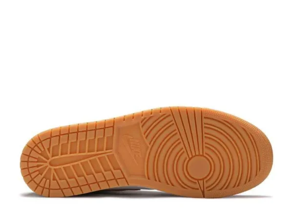 air-jordan-1-mid-tan-gum-3.webp AIR JORDAN 1 MID ‘TAN GUM’