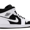 AIR JORDAN 1 MID ‘WHITE BLACK’