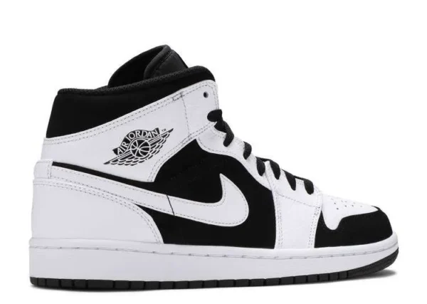 AIR JORDAN 1 MID ‘WHITE BLACK’