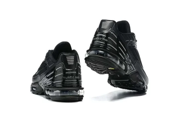 air-max-plus-tn-3-black-metallic-silver-3.webp AIR MAX PLUS TN 3 ‘BLACK METALLIC SILVER’