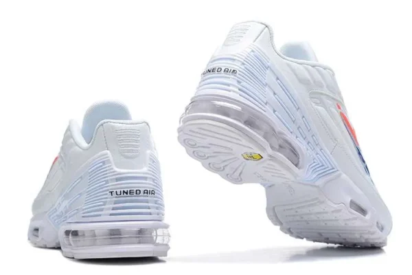 air-max-plus-tn-3-quadruple-swoosh-2.webp AIR MAX PLUS TN 3 ‘QUADRUPLE SWOOSH’