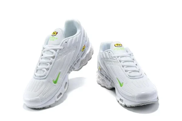 air-max-plus-tn-3-quadruple-swoosh-white-1.webp AIR MAX PLUS TN 3 ‘QUADRUPLE SWOOSH WHITE’