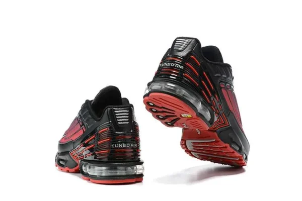 air-max-plus-tn-3-radiant-red-2.webp AIR MAX PLUS TN 3 ‘RADIANT RED’