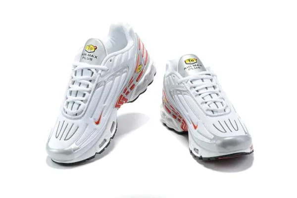 air-max-plus-tn-3-white-metallic-red-3.webp AIR MAX PLUS TN 3 ‘WHITE METALLIC RED’