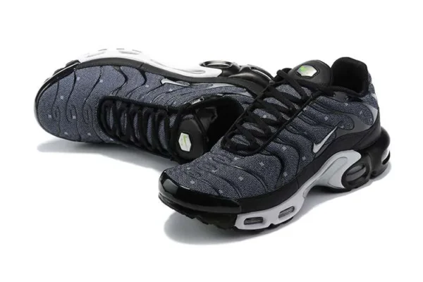 air-max-plus-tn-black-chrome-2.webp AIR MAX PLUS TN ‘BLACK CHROME’