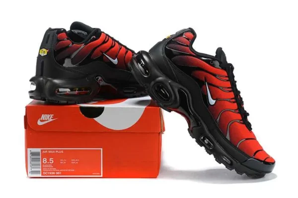 air-max-plus-tn-deadpool-2.webp AIR MAX PLUS TN ‘DEADPOOL’
