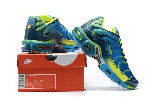 air-max-plus-tn-fade-blue-hero-volt-1.webp AIR MAX PLUS TN ‘FADE BLUE HERO VOLT’