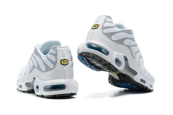 air-max-plus-tn-grind-smoke-2.webp AIR MAX PLUS TN ‘GRIND SMOKE’