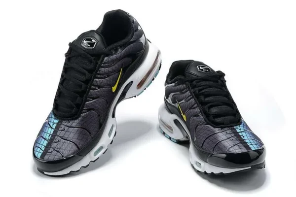 air-max-plus-tn-half-blue-black-2.webp AIR MAX PLUS TN ‘HALF BLUE BLACK’