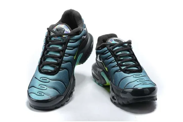 air-max-plus-tn-iridescent-3.webp AIR MAX PLUS TN ‘IRIDESCENT’