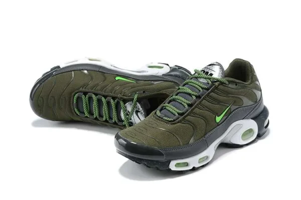 air-max-plus-tn-khaki-volt-green-2.webp AIR MAX PLUS TN ‘KHAKI VOLT GREEN’