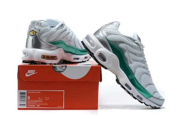 air-max-plus-tn-metallic-green-1.webp AIR MAX PLUS TN ‘METALLIC GREEN’