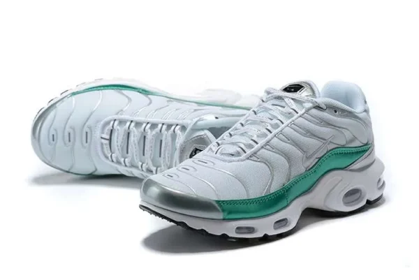 air-max-plus-tn-metallic-green-2.webp AIR MAX PLUS TN ‘METALLIC GREEN’
