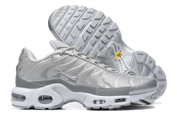 air-max-plus-tn-metallic-silver-white-2.webp AIR MAX PLUS TN ‘METALLIC SILVER WHITE’