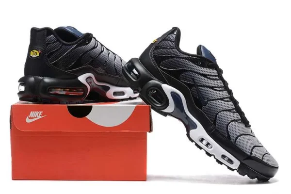 air-max-plus-tn-midnight-navy-3.webp AIR MAX PLUS TN ‘MIDNIGHT NAVY’