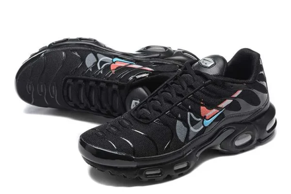 air-max-plus-tn-multi-swoosh-1.webp AIR MAX PLUS TN ‘MULTI-SWOOSH’