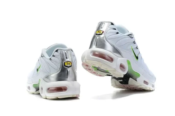 AIR MAX PLUS TN ‘NEON METALLIC SILVER’