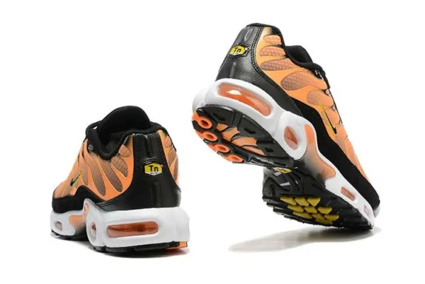 air-max-plus-tn-orange-black-2.webp AIR MAX PLUS TN ‘ORANGE BLACK’