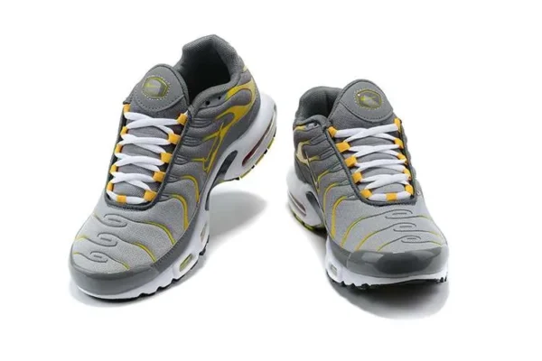 AIR MAX PLUS TN ‘PARTICLE GREY SULFUR’