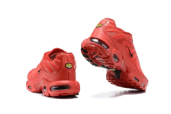 air-max-plus-tn-valentines-day-1.webp AIR MAX PLUS TN ‘VALENTINE’S DAY’