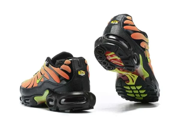 air-max-plus-tn-volt-solar-red-3.webp AIR MAX PLUS TN ‘VOLT SOLAR RED’