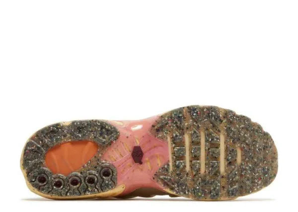 air-max-terrascape-plus-pearl-white-dark-beetroot-3.webp AIR MAX TERRASCAPE PLUS ‘PEARL WHITE DARK BEETROOT’