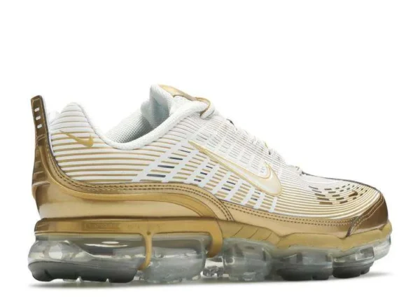 air-vapormax-360-white-metallic-gold-2.webp AIR VAPORMAX 360 ‘WHITE METALLIC GOLD’