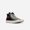 comme-des-garcons-play-x-converse-negras-1.webp Comme Des Garçons Play x Converse Negras