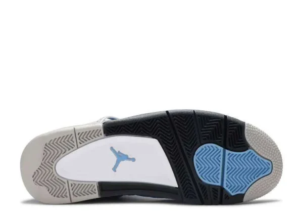 jordan-retro-4-university-blue-3.webp JORDAN RETRO 4 ‘UNIVERSITY BLUE’