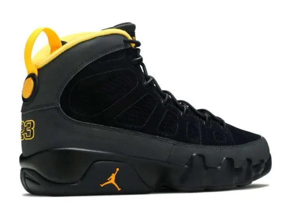 jordan-retro-9-dark-charcoal-university-gold-2.webp JORDAN RETRO 9 ‘DARK CHARCOAL UNIVERSITY GOLD’