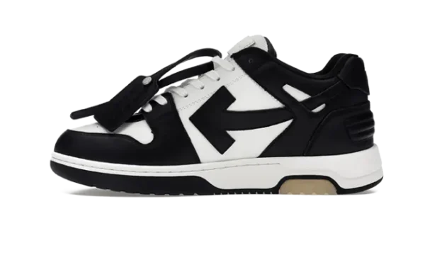 out-of-office-bianche-e-nere-1.webp Out Of Office (Bianche e Nere)