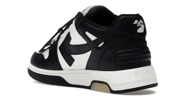 out-of-office-bianche-e-nere-2.webp Out Of Office (Bianche e Nere)