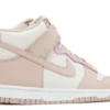 sb-dunk-high-pink-oxford-2.webp SB DUNK HIGH ‘PINK OXFORD’