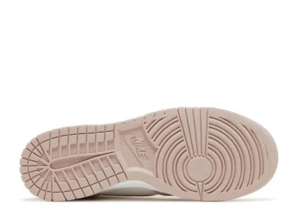 sb-dunk-high-pink-oxford-3.webp SB DUNK HIGH ‘PINK OXFORD’