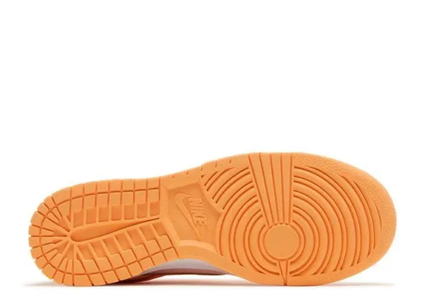 sb-dunk-low-peach-cream-3.webp SB DUNK LOW ‘PEACH CREAM’