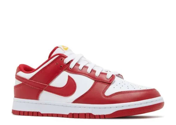 sb-dunk-low-team-red-1.webp SB DUNK LOW ‘TEAM RED’