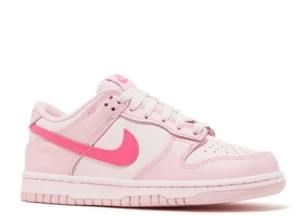 sb-dunk-low-triple-pink-1.webp SB DUNK LOW ‘TRIPLE PINK’