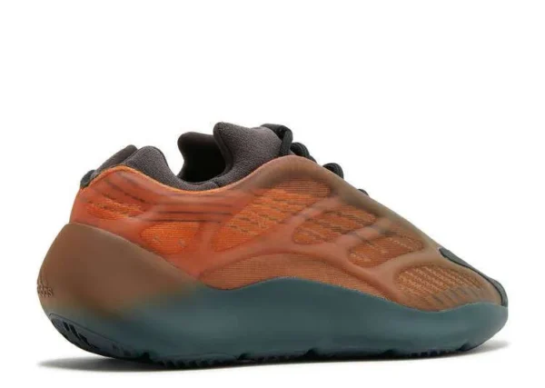 yeezy-700-v3-copper-fade-2.webp YEEZY 700 V3 ‘COPPER FADE’