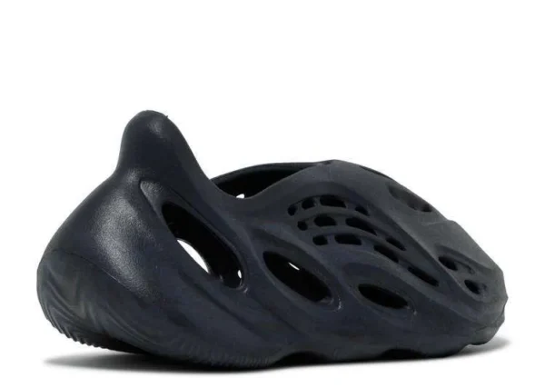 yeezy-foam-runner-mineral-blue-2.webp YEEZY FOAM RUNNER ‘MINERAL BLUE’